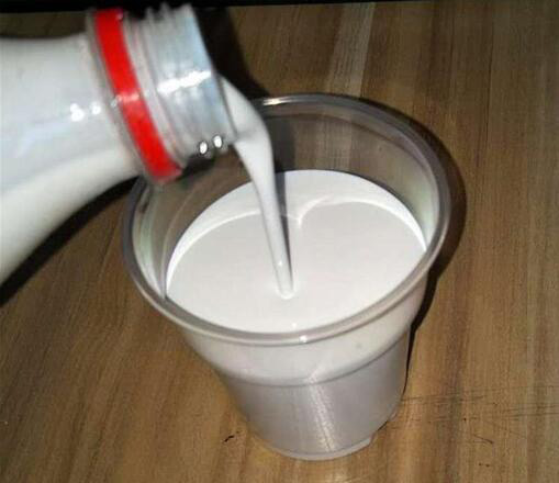 （圖：丙烯酸膠水展示圖）