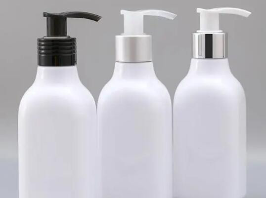 (圖:中藥洗發(fā)水展示圖)